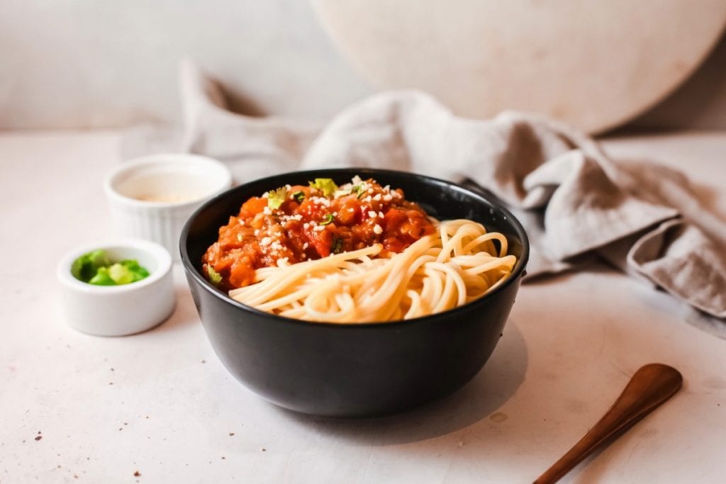 This delicious Instant Pot spaghetti bolognese will add a hearty feel to your dining table this season. Its aroma from the meat and vegetables will fill your home and entice everyone to the dining table.