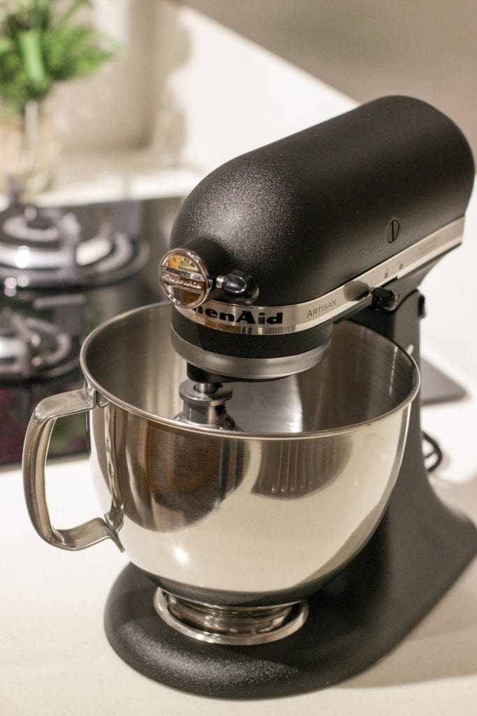 KitchenAid - Get to know the KitchenAid® Artisan® Black Tie