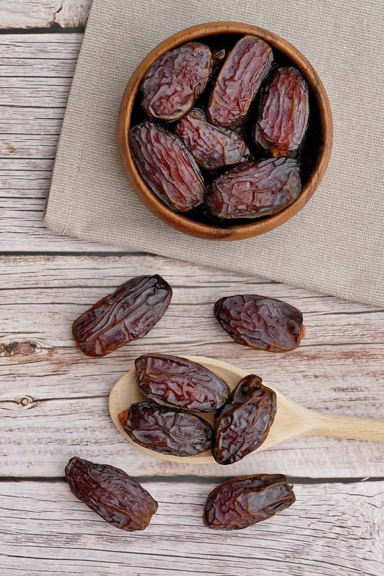 fruits that start with d dates