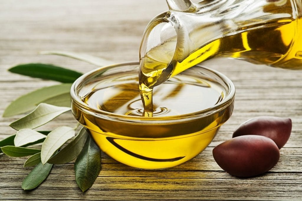 Olive Oil - Substitute For Ghee: The Best Ghee Replacements (2022)