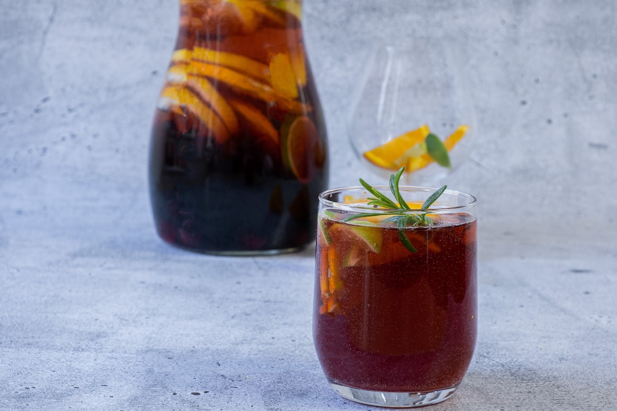Delicious Red Wine Bourbon Summer Sangria Recipe (MustTry)