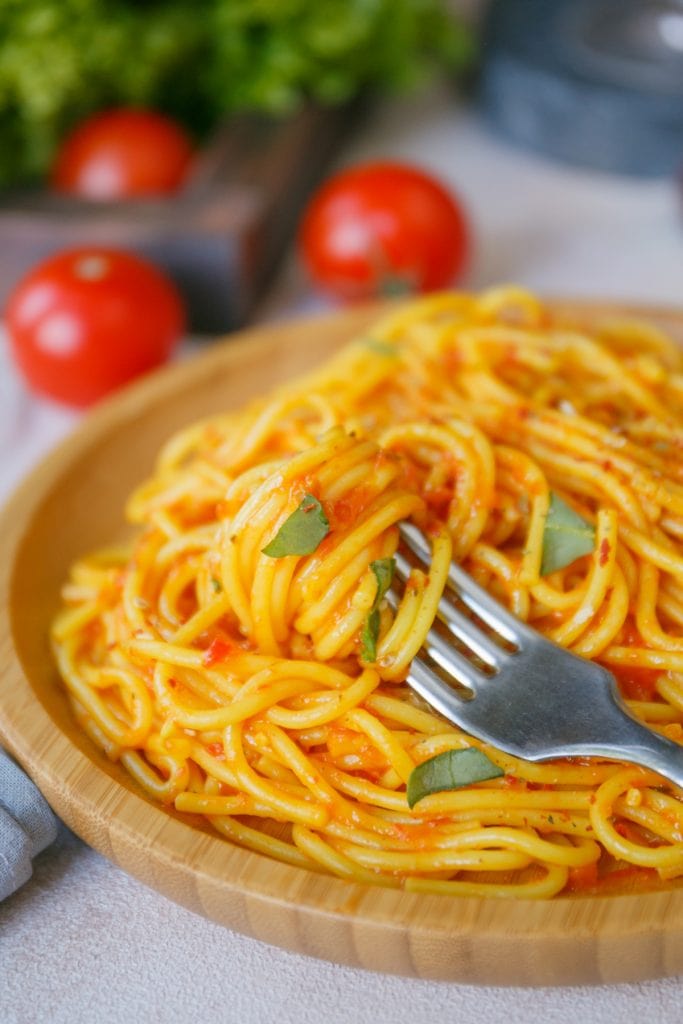 how to make jollof spaghetti with tomato paste