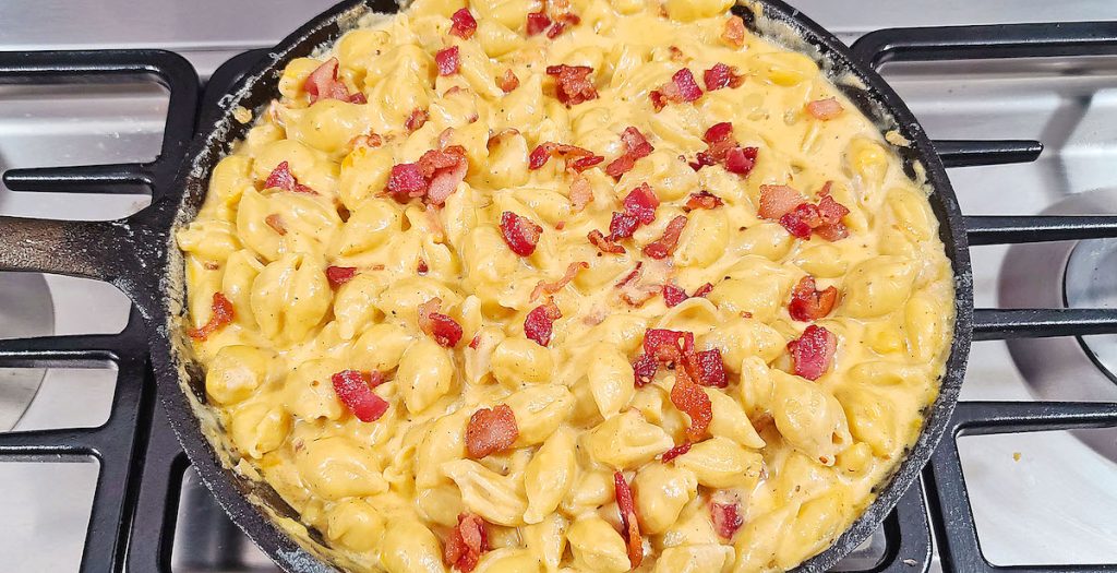 Skillet bacon mac and cheese
smoked mac and cheese with bacon
