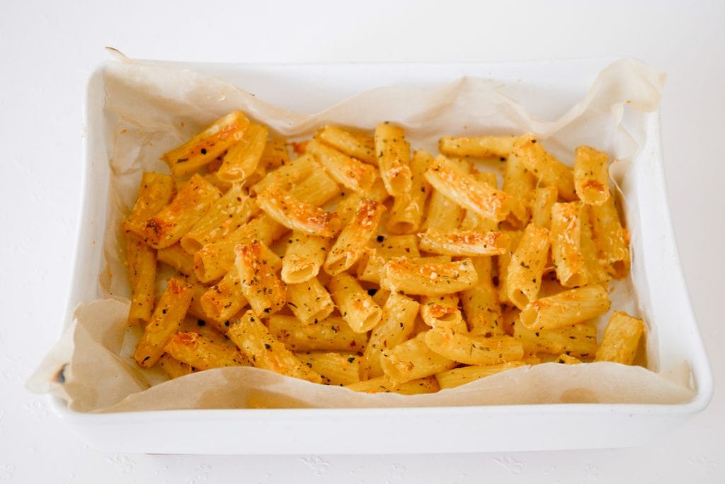 pasta chips
Oven baked pasta chips