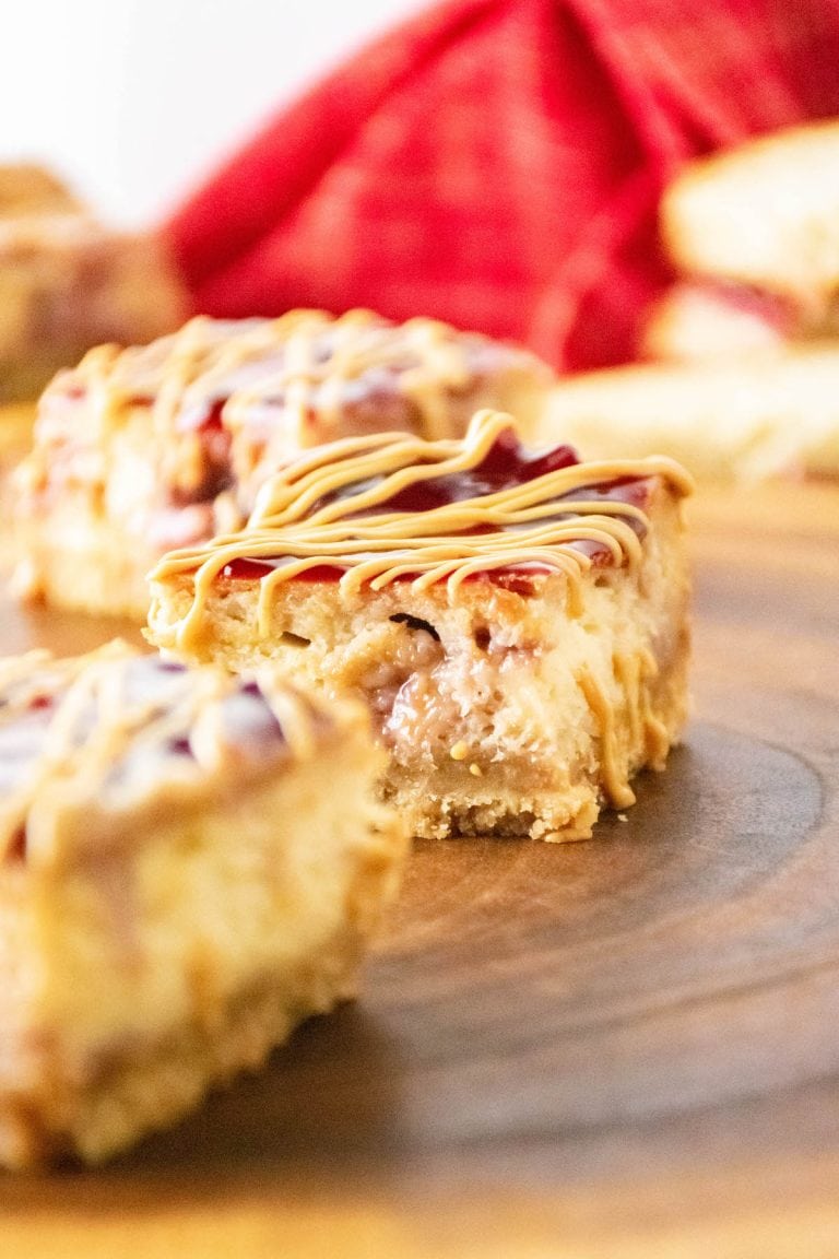 Easy Peanut Butter and Jelly Bars Recipe