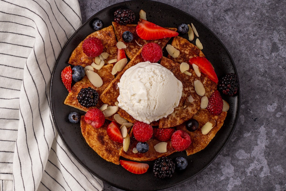 Easy Cinnamon Mixed Berry Dessert Nachos Recipe