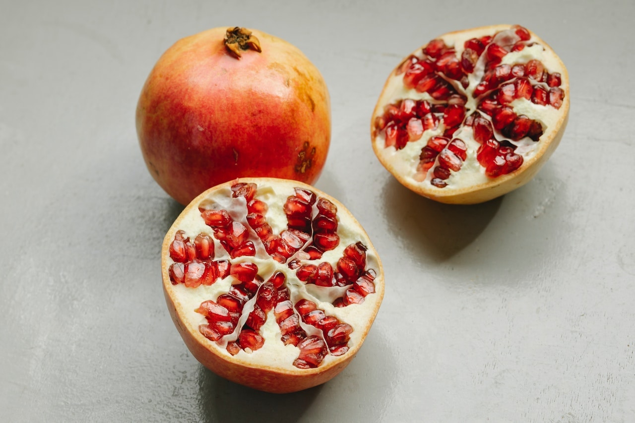 What Do Pomegranates Taste Like? Do Pomegranates Taste Good?