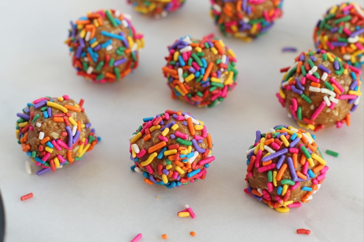 Cake Batter Protein Balls (Easy Birthday Cake Protein Balls)