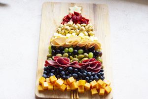 step 5 christmas tree charcuterie board