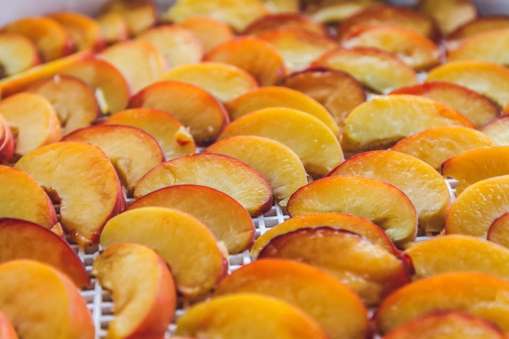 How to Prepare Peaches for Freeze Drying
