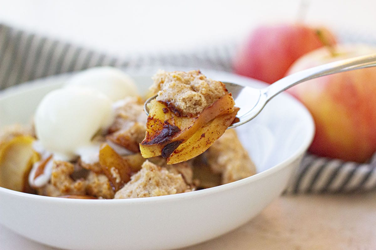 Easy Dutch Oven Apple Cobbler Recipe