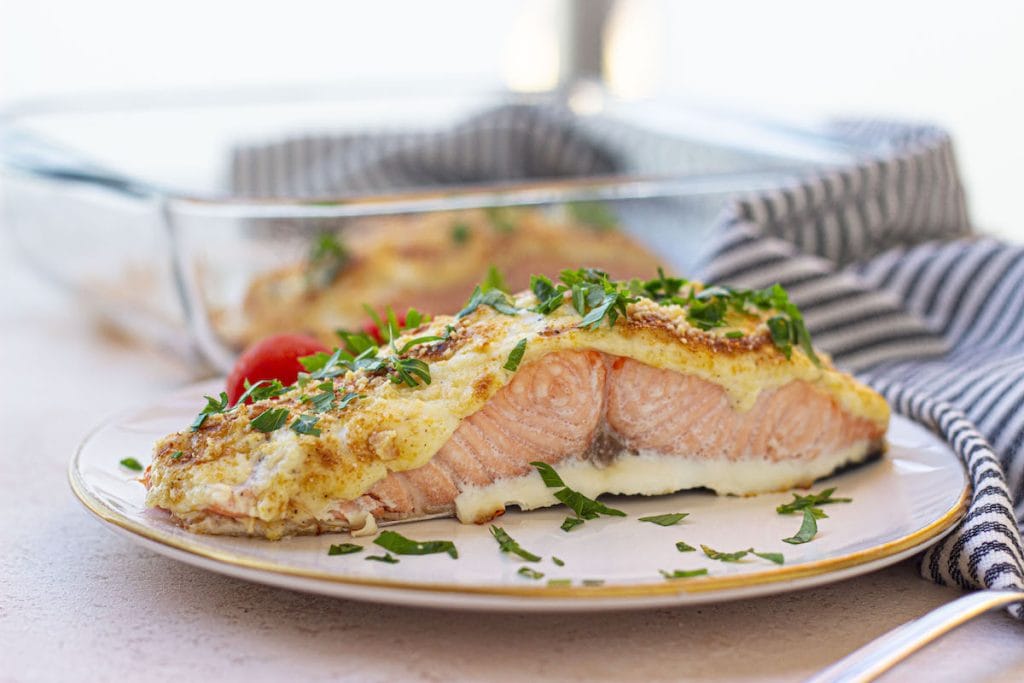 La mejor receta de salmón al horno con mayonesa