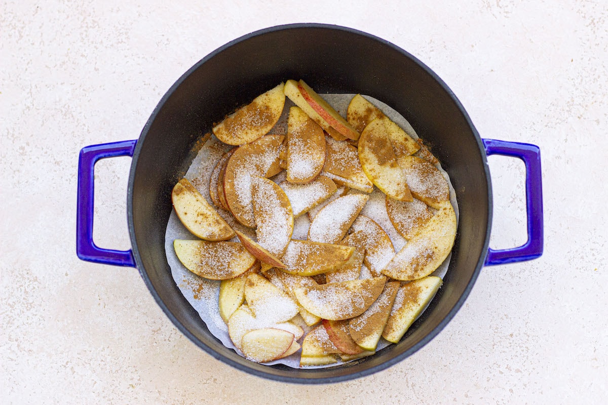 Easy Dutch Oven Apple Cobbler Recipe