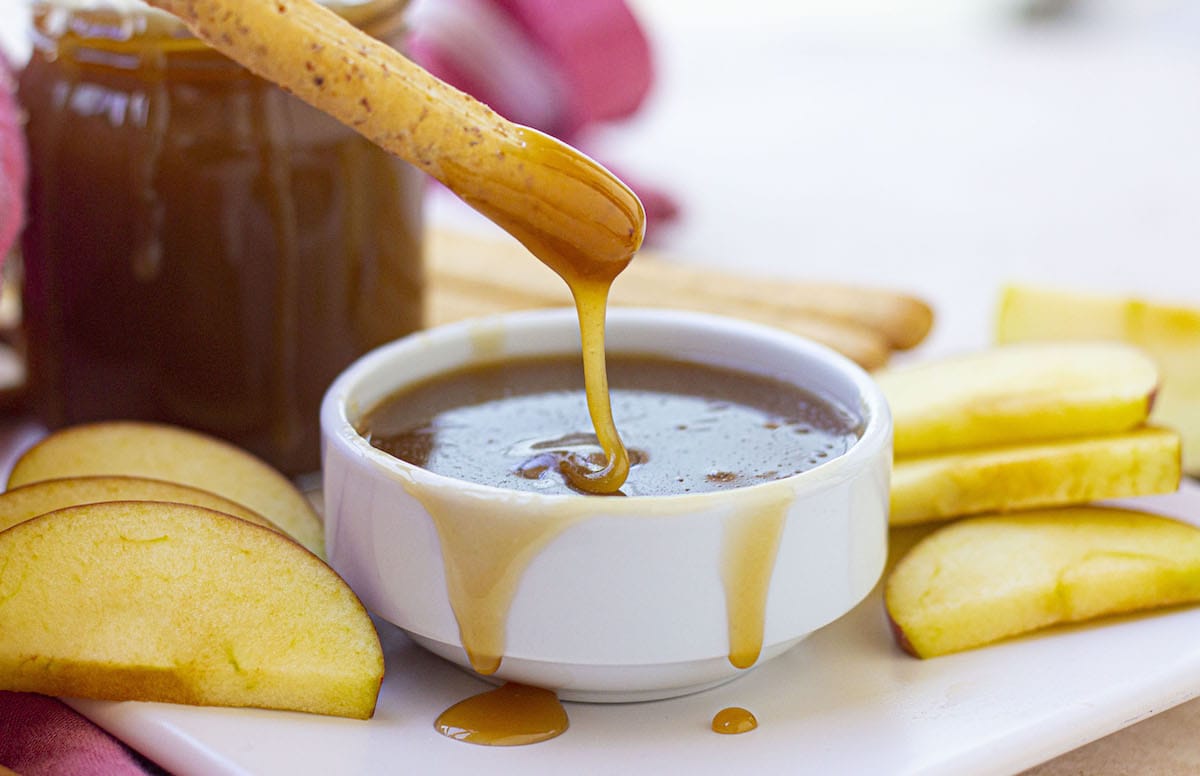 Easy Caramel Dip For Apples