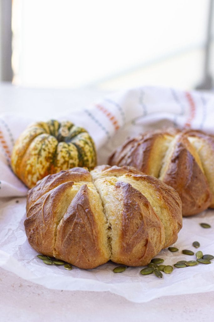 pumpkin shaped bread rolls