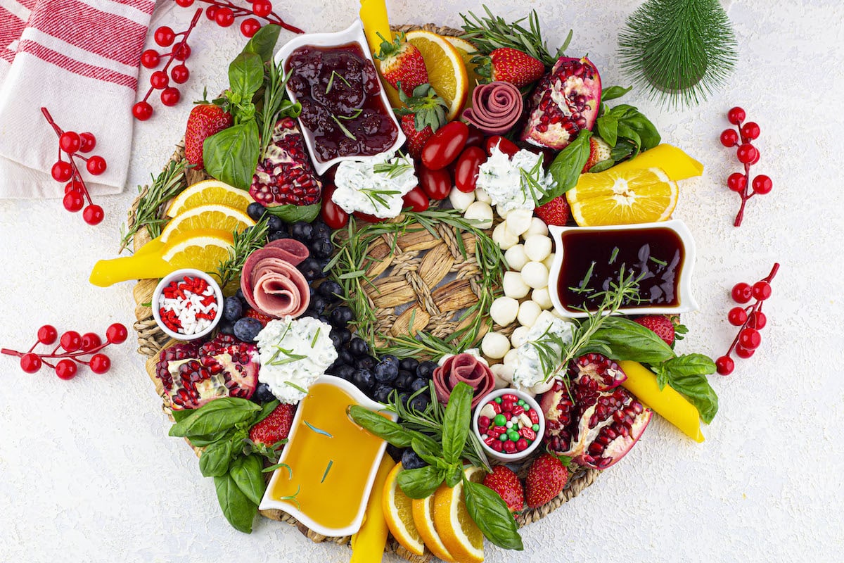 christmas charcuterie wreath board