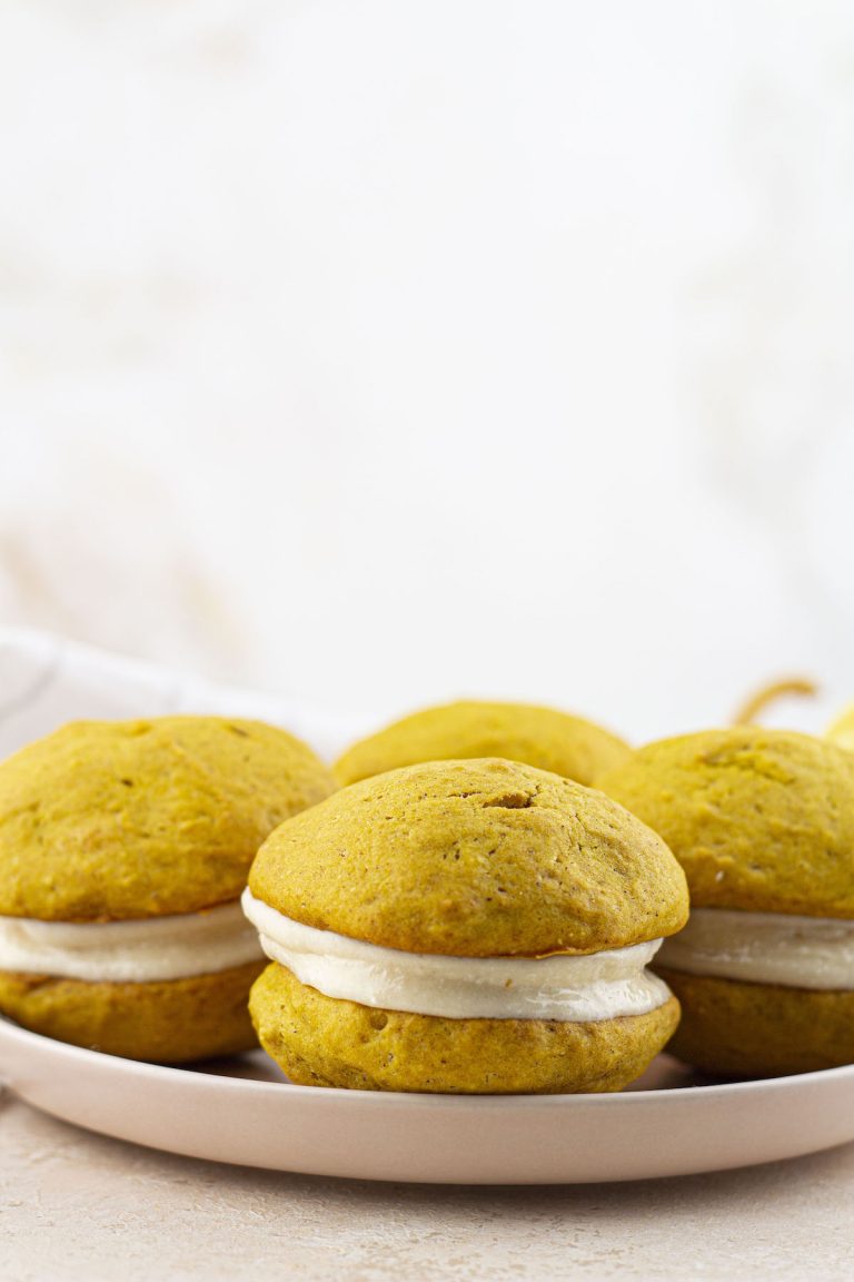 mini pumpkin whoopie pies with marshmallow filling