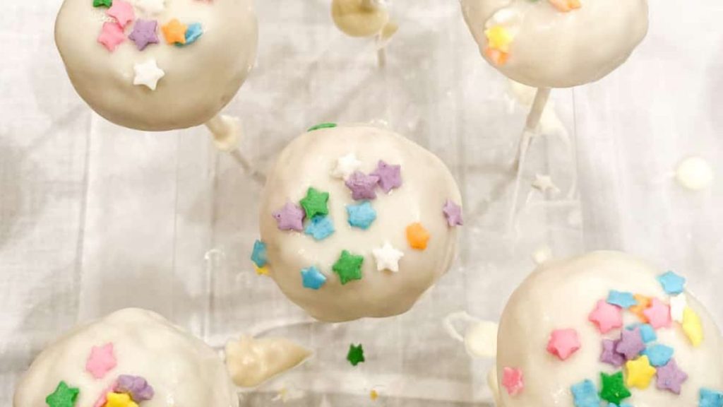 CAKE POPS BY FLUXING WELL