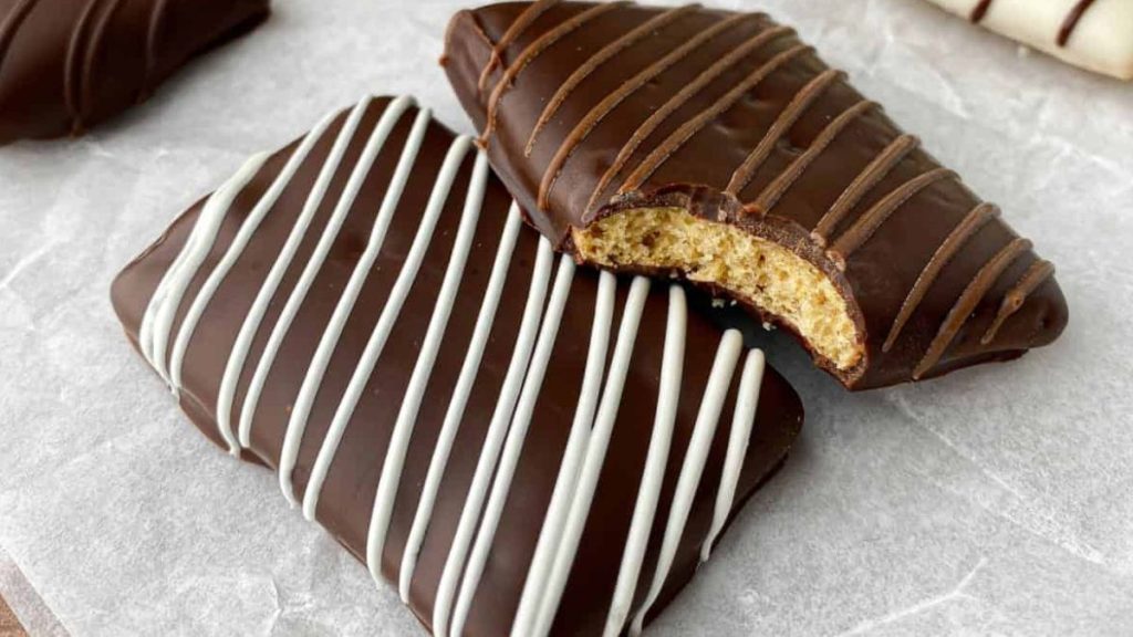 CHOCOLATE COVERED GRAHAM CRACKERS BY LIVE TO SWEET