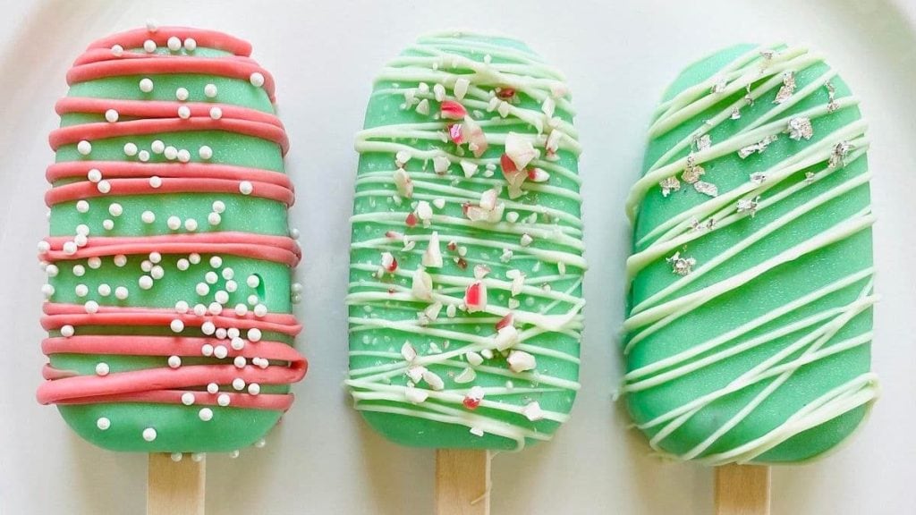 CHRISTMAS CAKE POPS BY AUBREYS KITCHEN