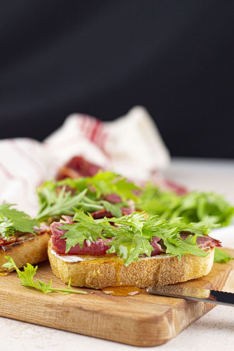 prosciutto mascarpone bruschetta