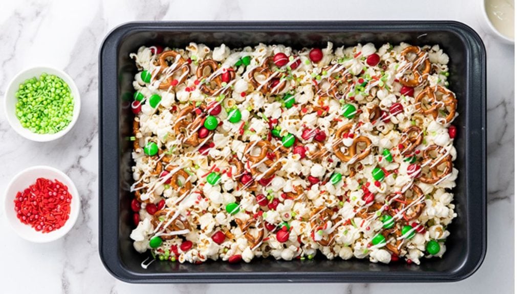 SANTA CRUNCH CHRISTMAS POPCORN BY ARTSY FARTSY MAMA