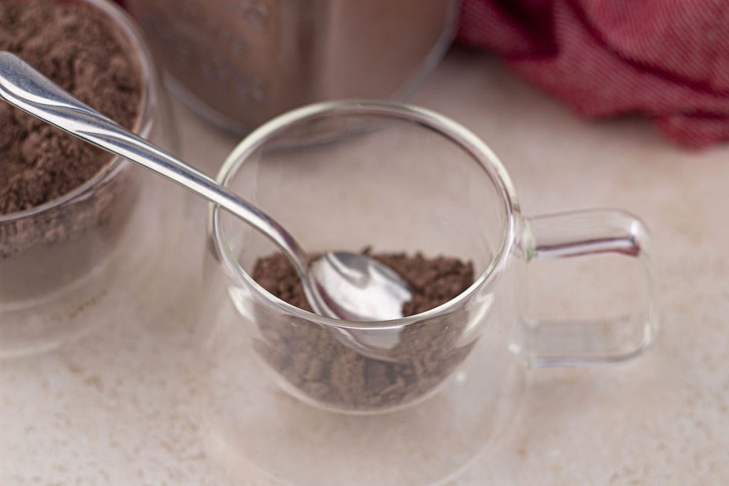 homemade hot chocolate mix with powdered milk