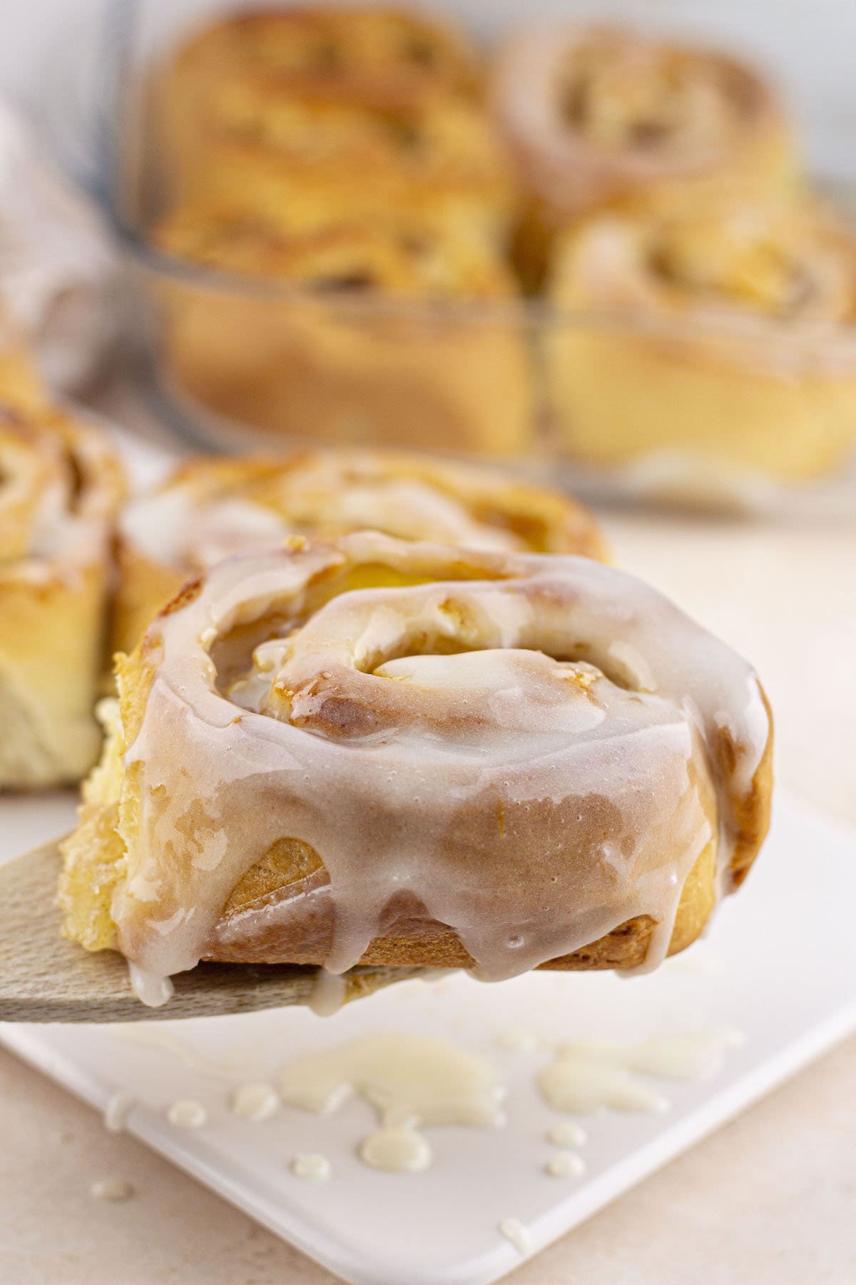 cinnamon rolls with apple pie filling
