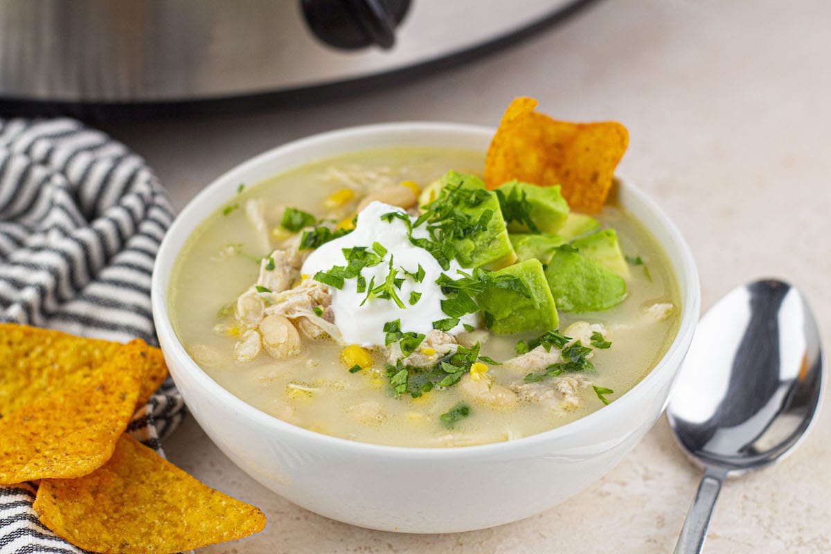 Healthy Crockpot White Chicken Chili