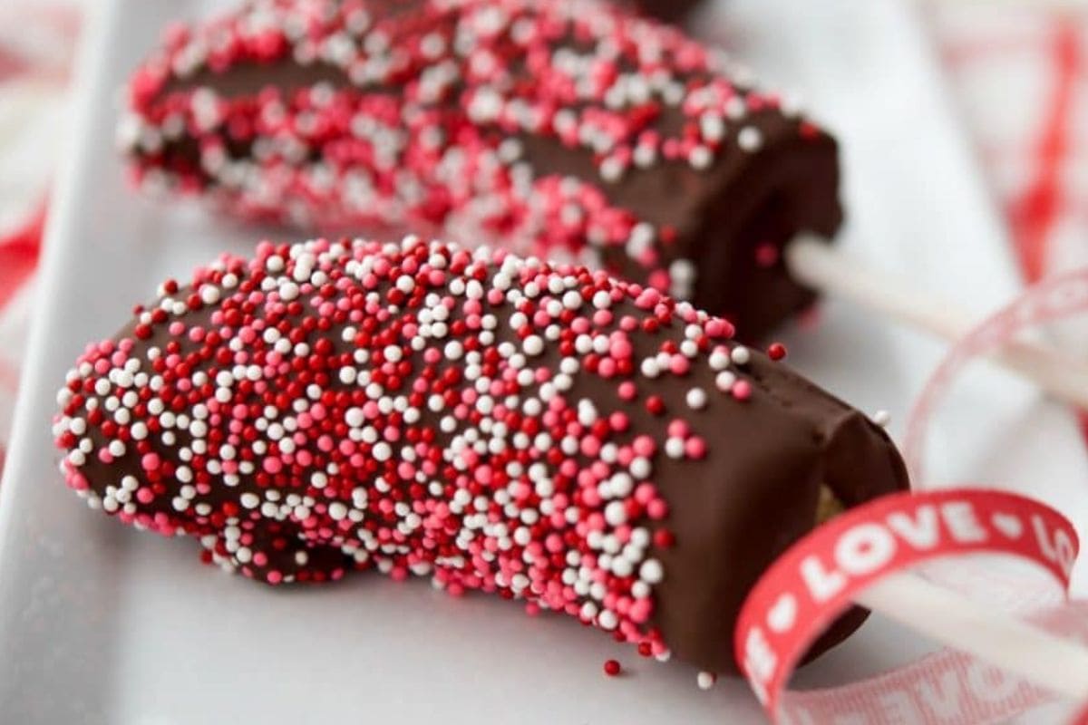 31 Valentines Dessert Ideas That'll Spark Romance