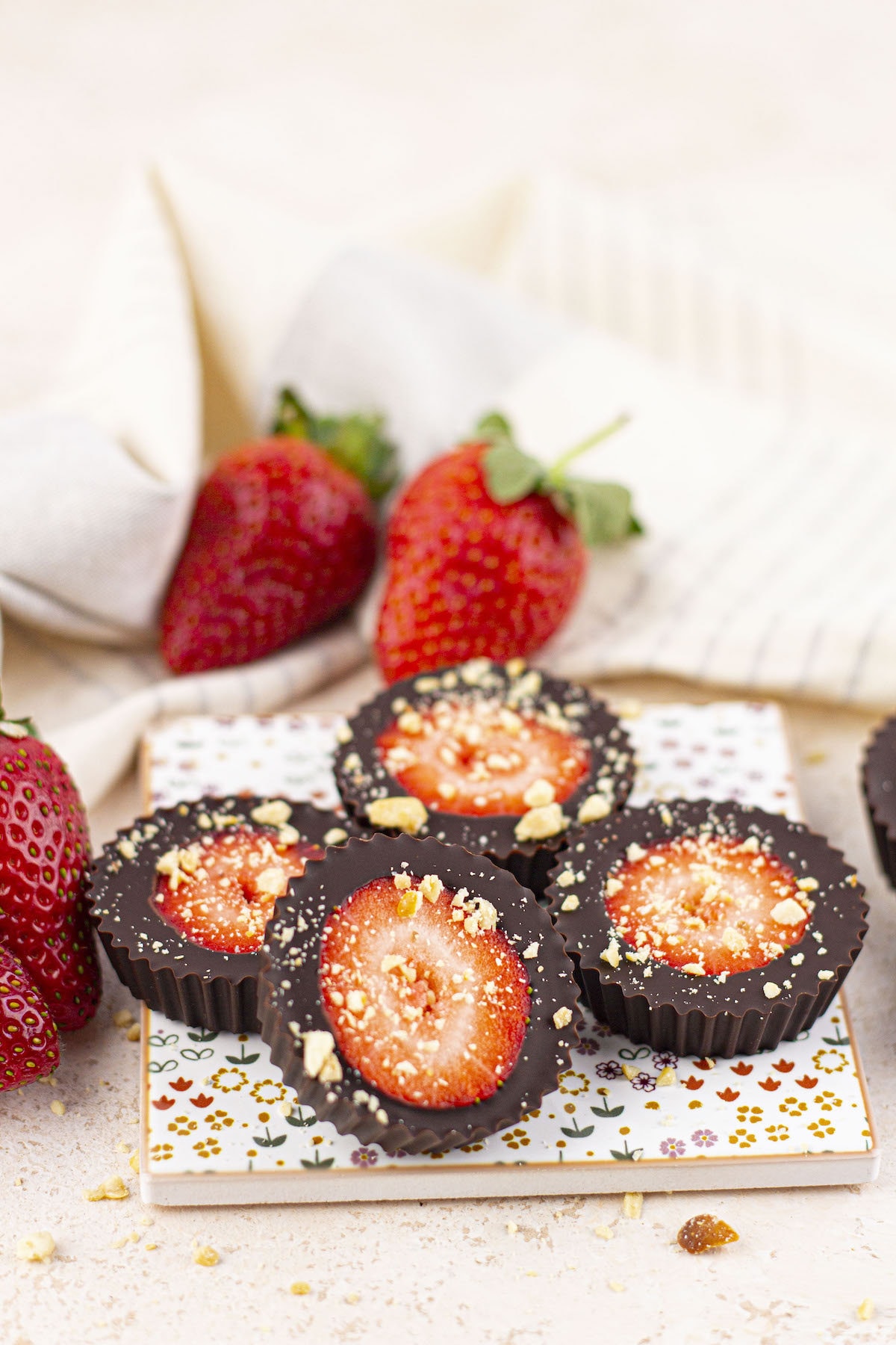 viral strawberry chocolate cup