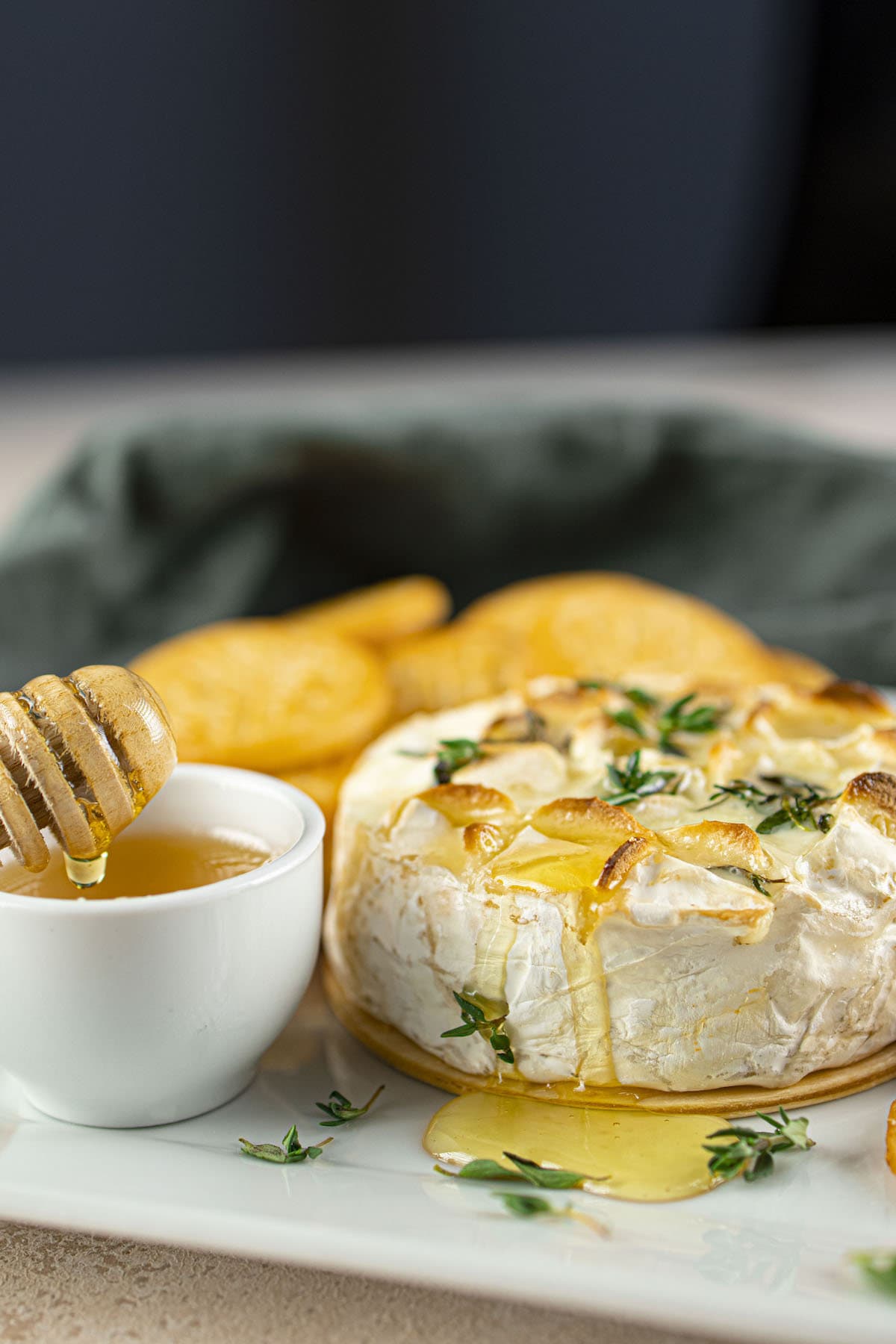 Quick and Easy Baked Brie with Garlic