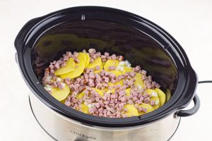step 3a crockpot scalloped potatoes and ham