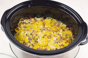 step 6a crockpot scalloped potatoes and ham
