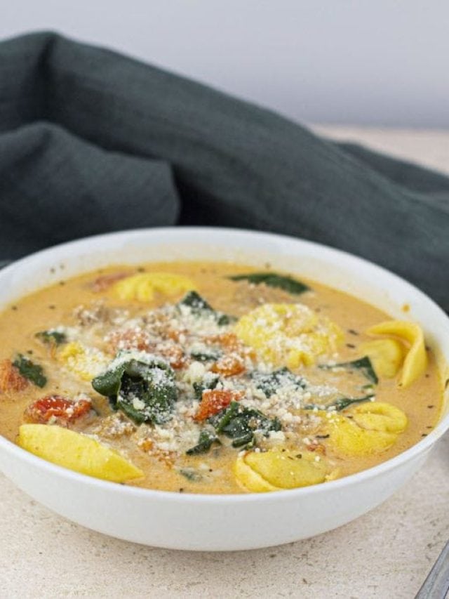 Creamy Crockpot Tortellini Soup: Easy Comfort Food Recipe