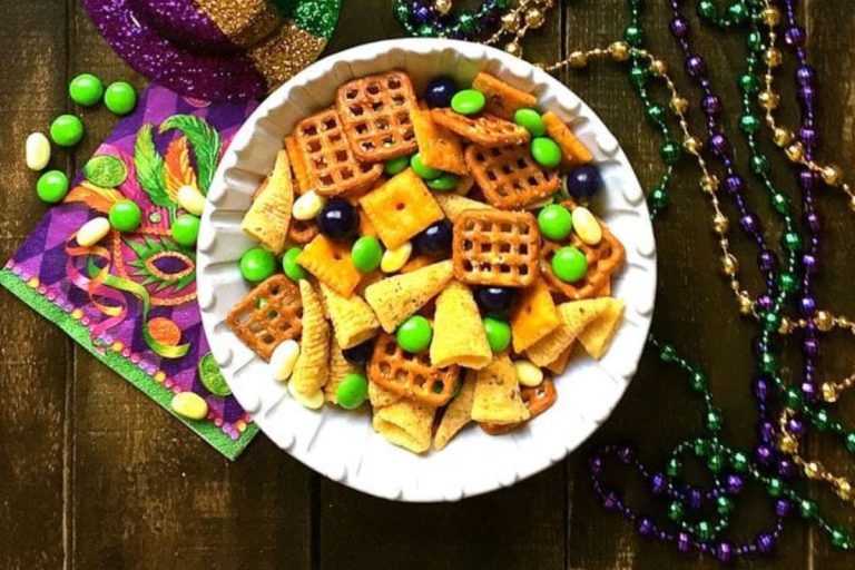 mardi gras snack mix