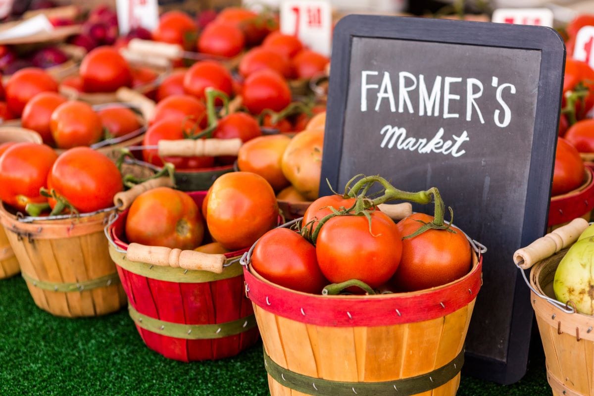 Farmers market 2Urban light
