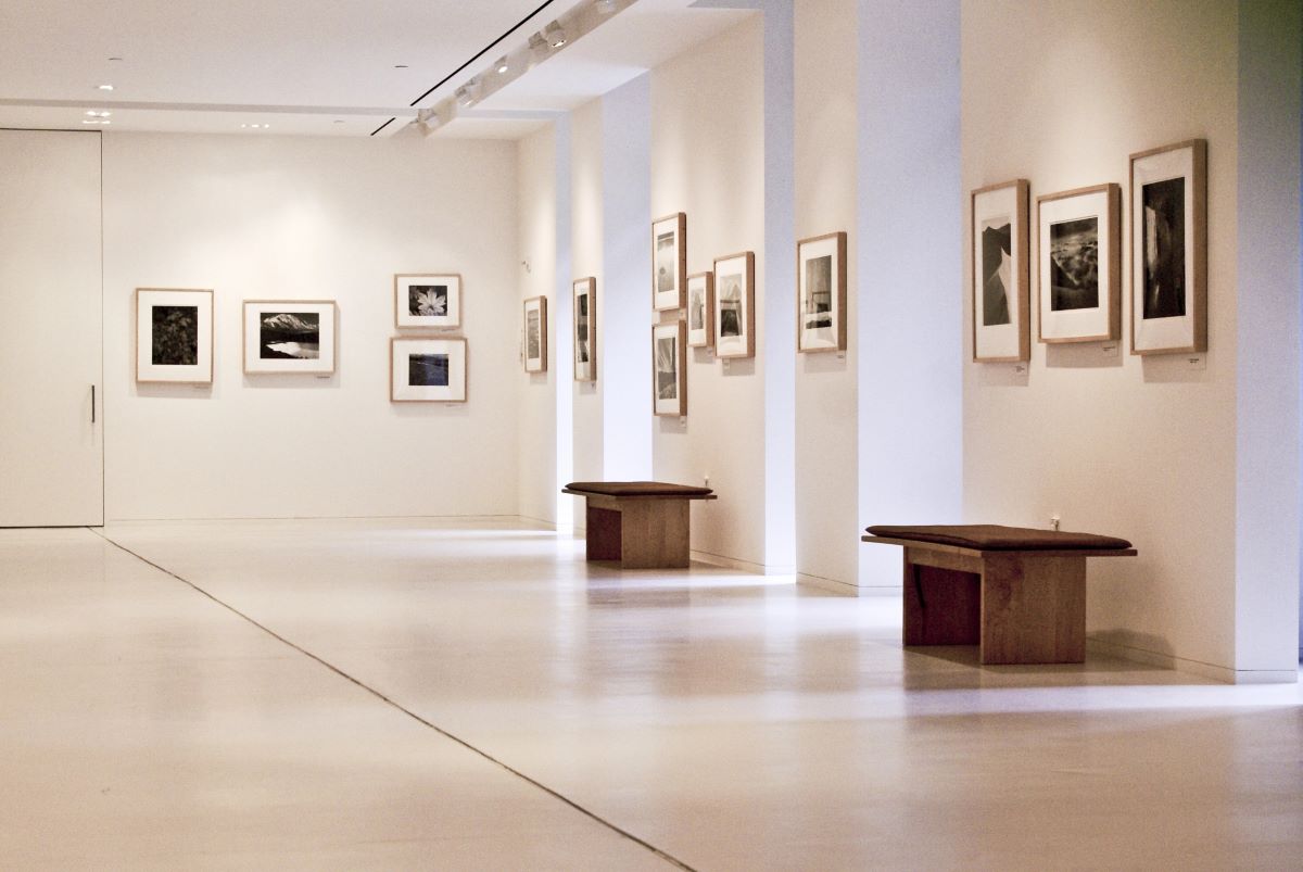 Modern art galleryWoodkern