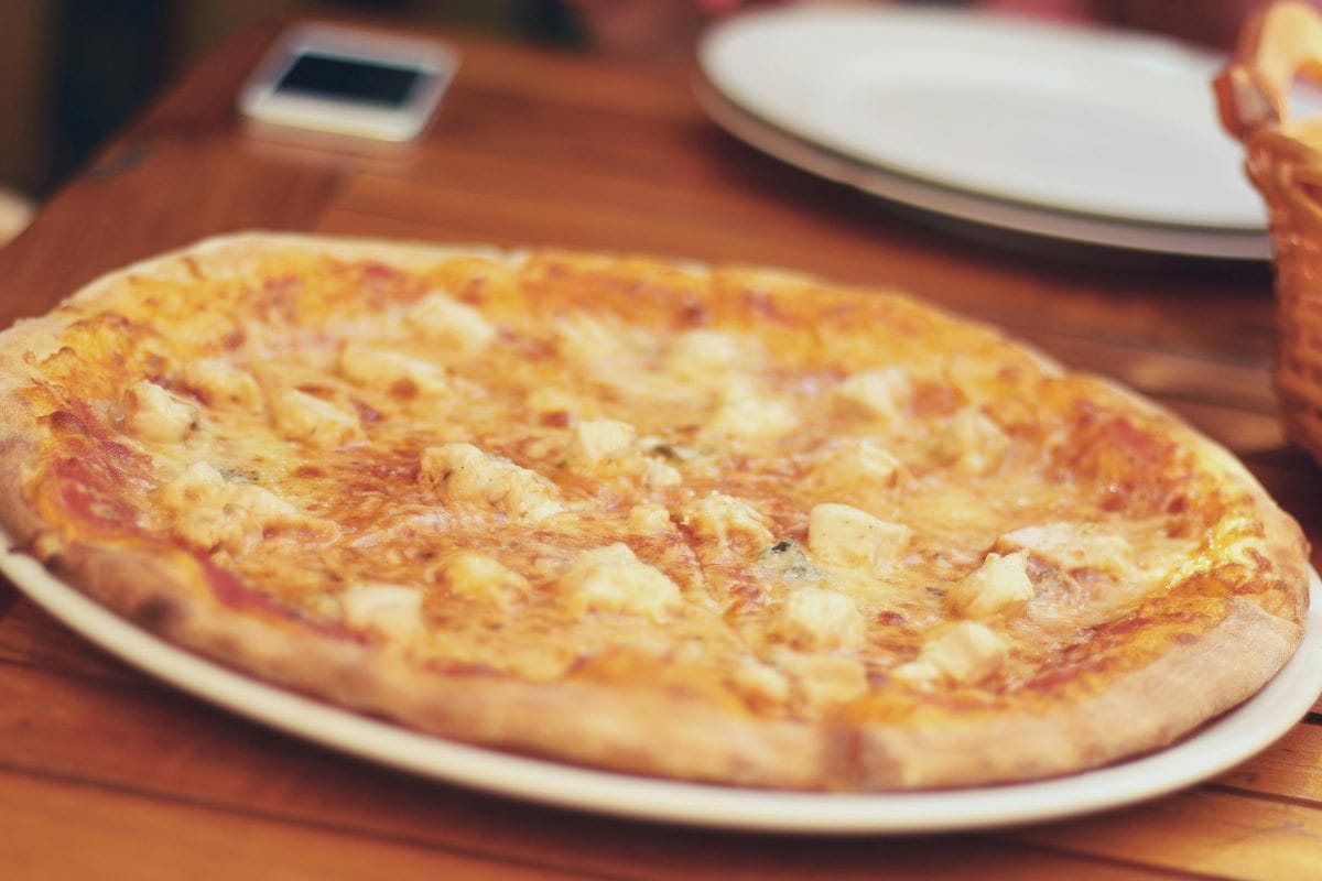 Round pizza pexels jeshoots
