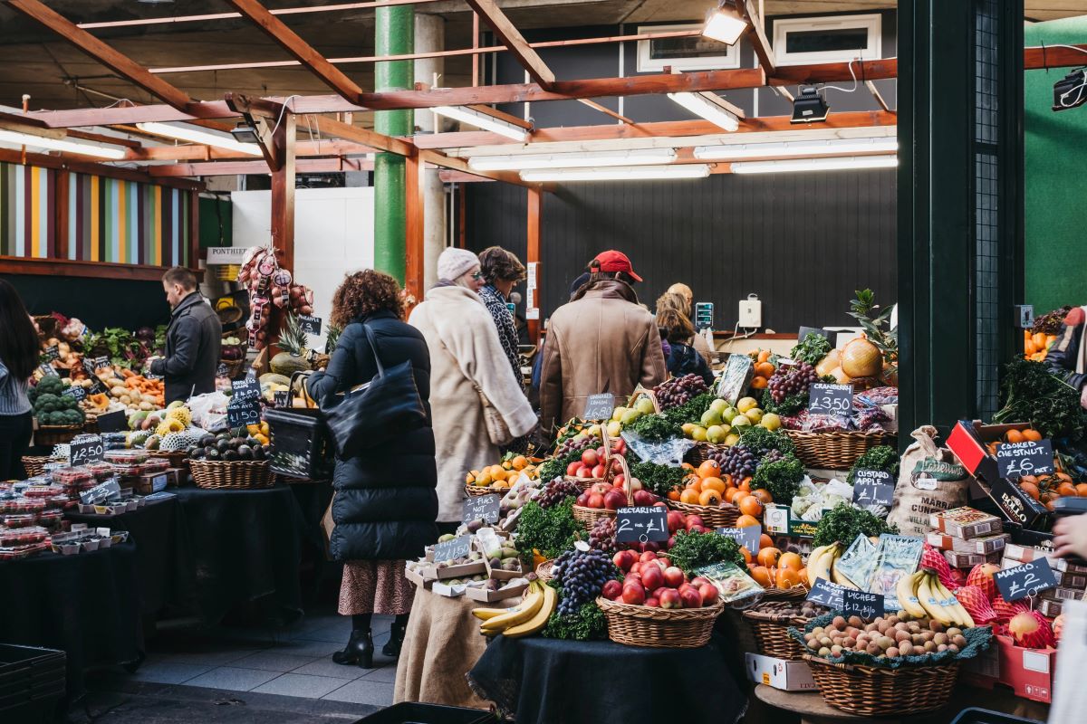 Traditional groceries in storeAlenaKr