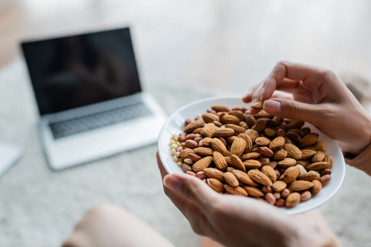 AlmondsHayDmitriy