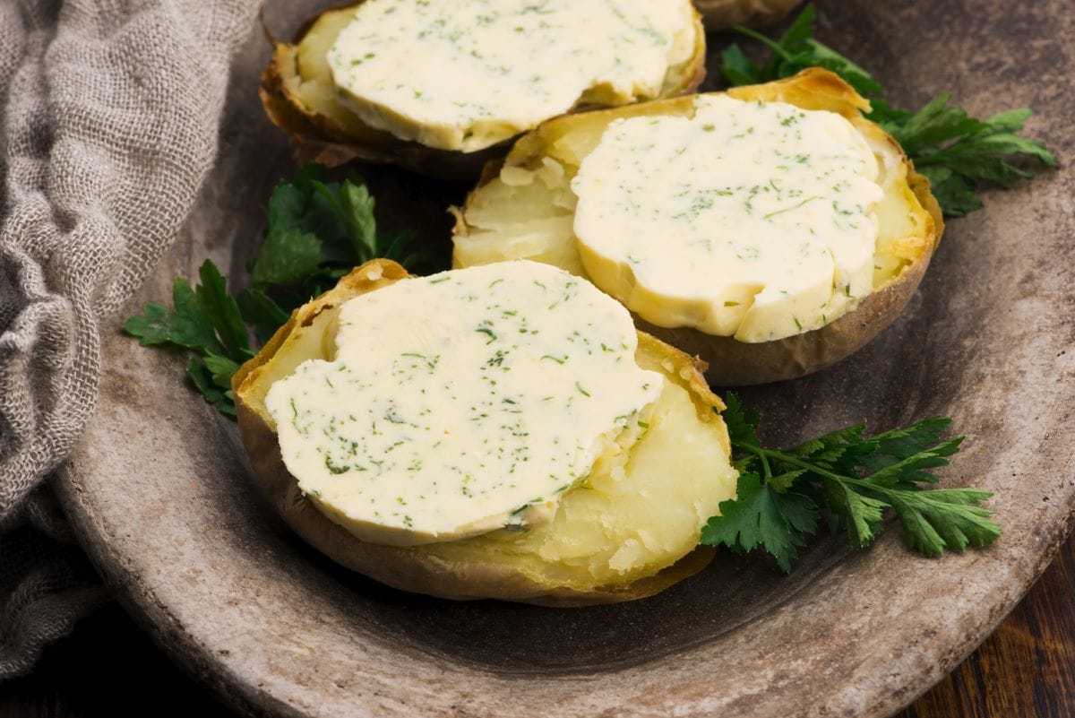 Baked Potatoes with ButterJoannawnuk