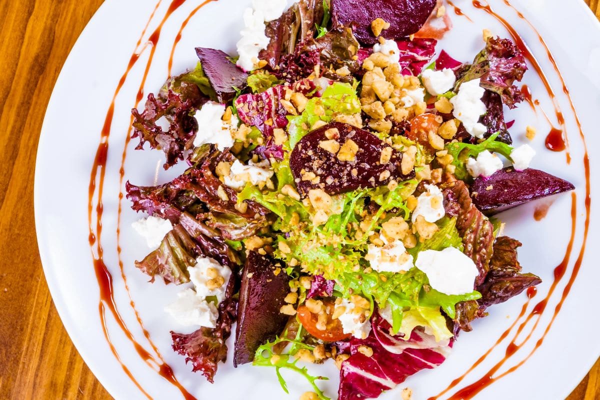 Beet and goat cheese saladIvssvl1