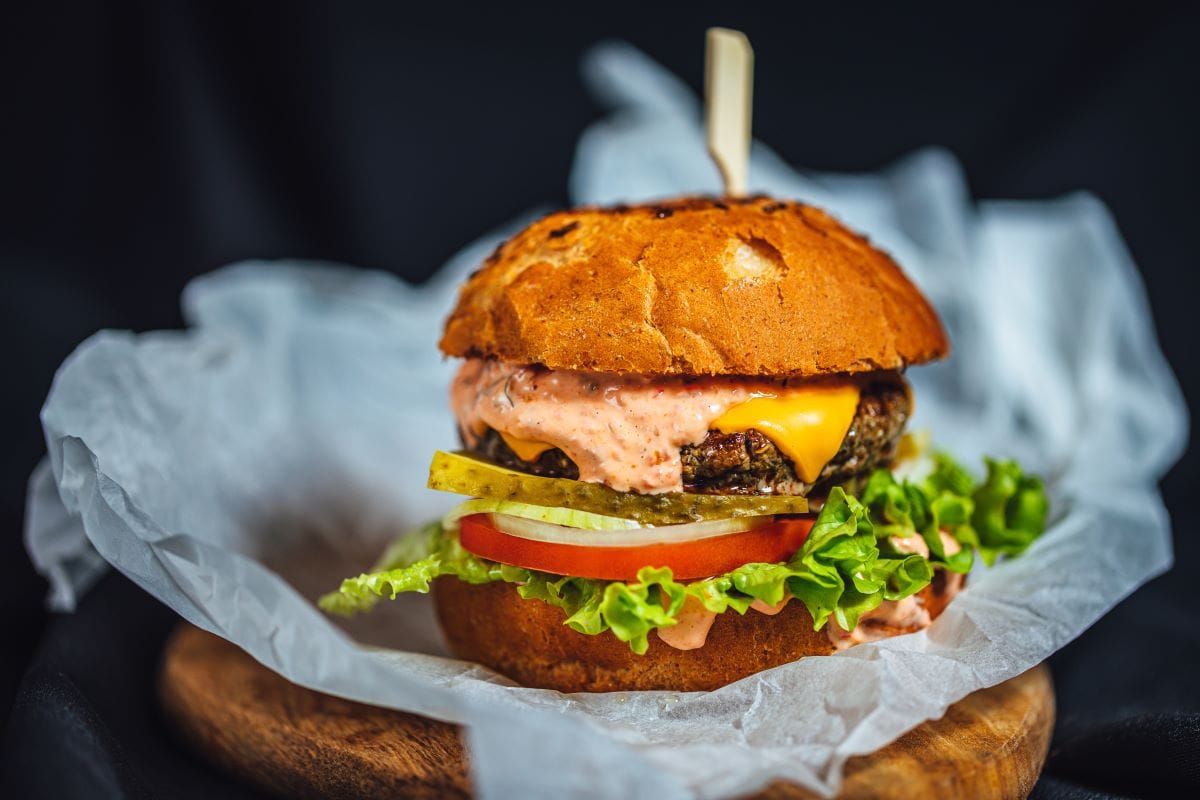 Burger with peppersAleksmfoto