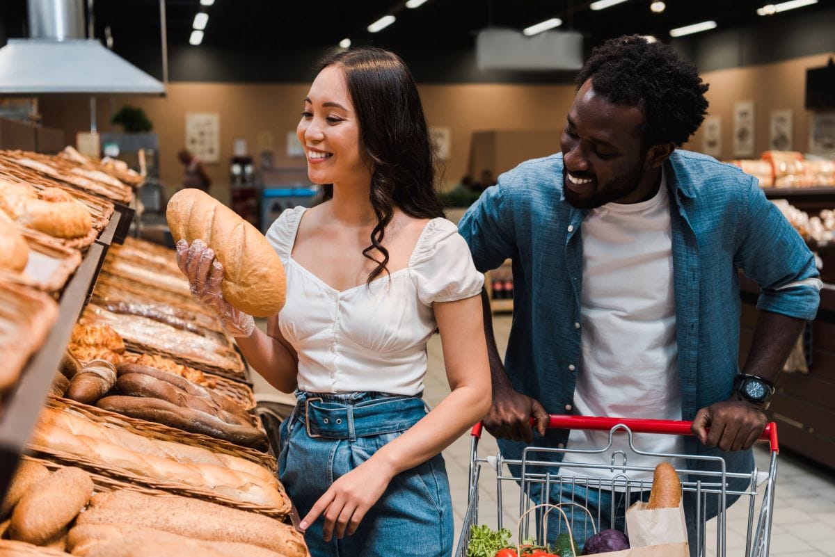Buying bread in storeHayDmitriy