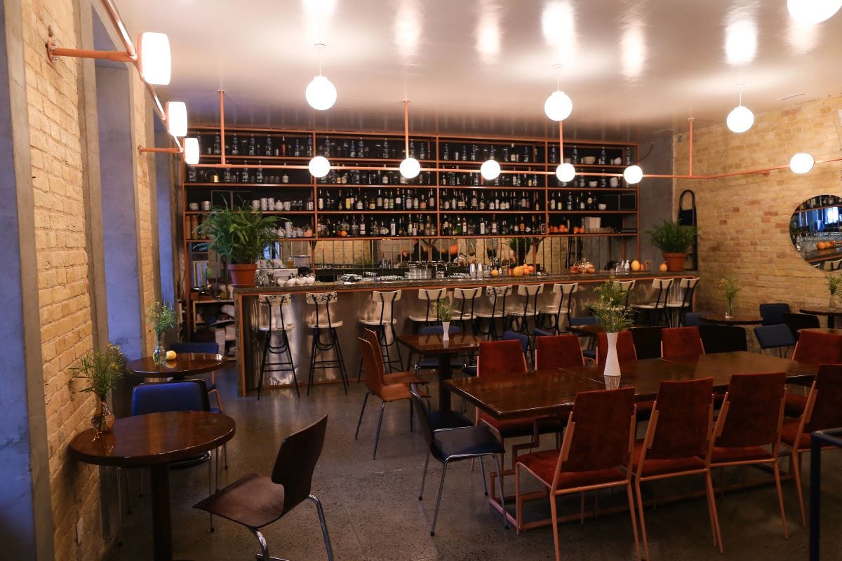 Cafe interior3Sisterspro 1
