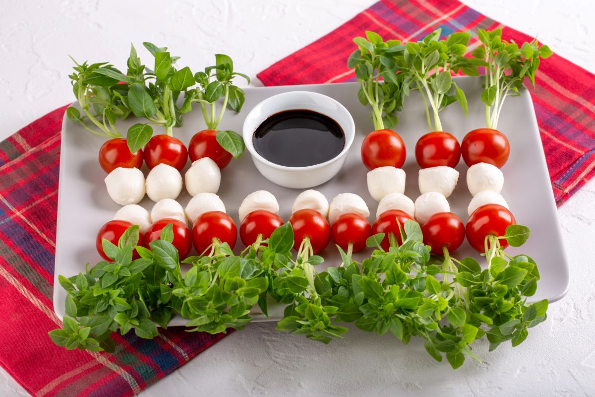 Caprese skewers with balsamic glazeGeshas