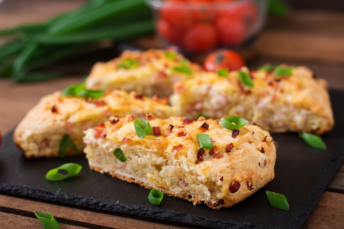 Cheese Scones with ChivesTimolina