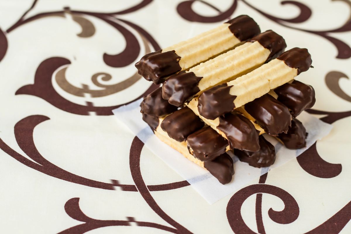Chocolate dipped biscottiTanaCh