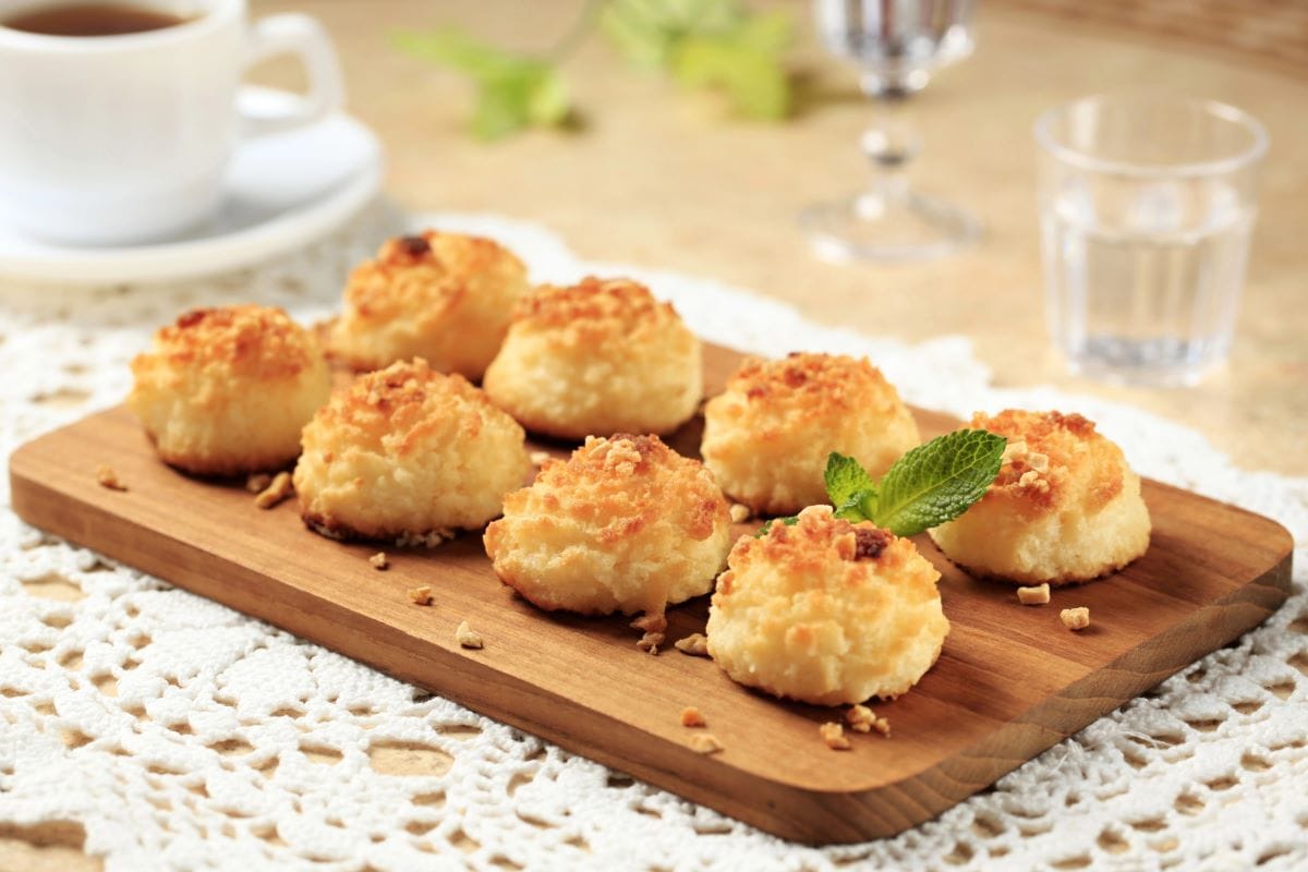 Coconut MacaroonsAjafoto